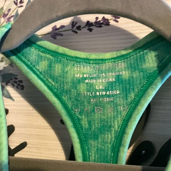 Zenana Outfitters Tank Top NEW - Picture 2 of 3